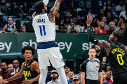 爱游戏网页版-篮网主场大胜！欧文爆发贡献关键得分带领球队胜出