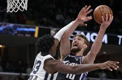 爱游戏在线-关于国王力克太阳，莫兰特统治全场的信息