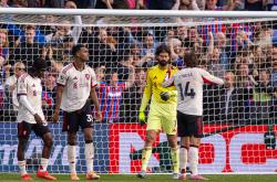 AYX体育赛事-包含曼城再次大胜对手，连胜赛季已达场的词条