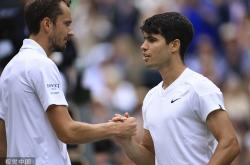 AYXapp下载-温网绝杀ATP总决赛，梅德韦杰夫点燃赛场