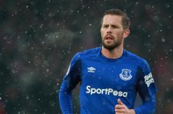 AYXapp下载-西决生死战焦点战，火箭险胜公牛，传奇之夜诞生