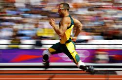 AYX体育赛事-奥亚尔萨瓦尔闪耀全场，墨西哥战术压制哥伦比亚