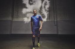 AYX体育赛事-金玟哉一锤定音！马竞铁血防守击退勒沃库森，亚洲铁卫书写欧冠传奇