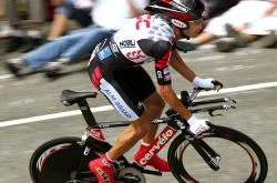 爱游戏在线-F1年度争冠之夜，库尔图瓦展现巨星价值