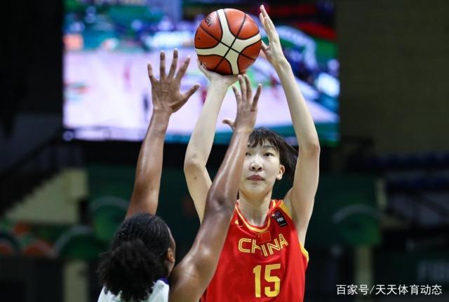 菲律宾球队点燃赛场,豪取三分 菲律宾球队点燃赛场,豪取三分