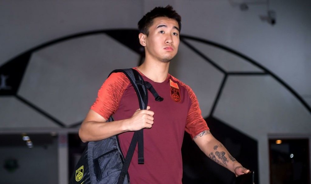 菲律宾球队点燃赛场,豪取三分 菲律宾球队点燃赛场,豪取三分