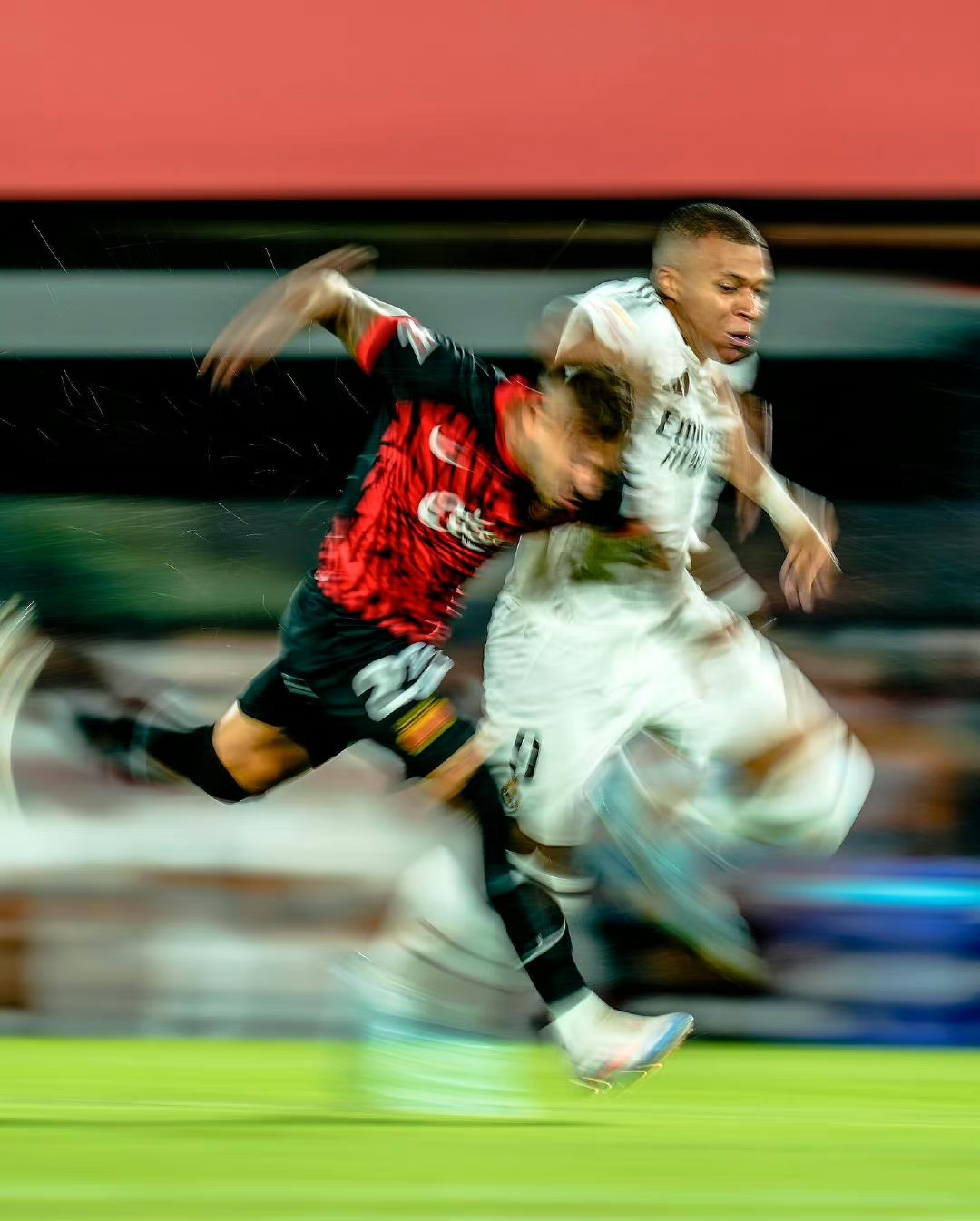 惊心动魄!足球比赛中的高潮瞬间 惊心动魄!足球比赛中的高潮瞬间