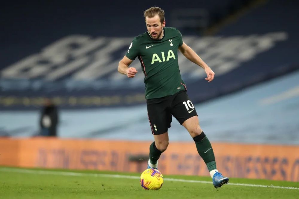 埃瓦尔客场力克对手全面压制的简单介绍