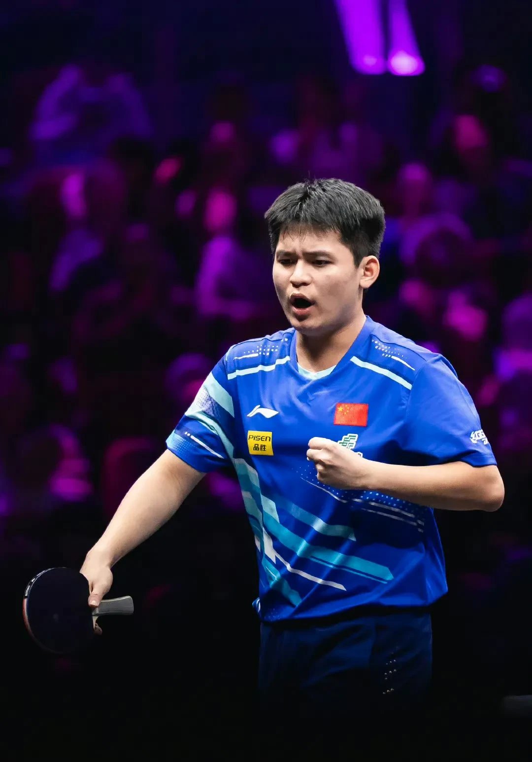 沉稳出场！东道主羽球男单选手挺进半决赛的简单介绍