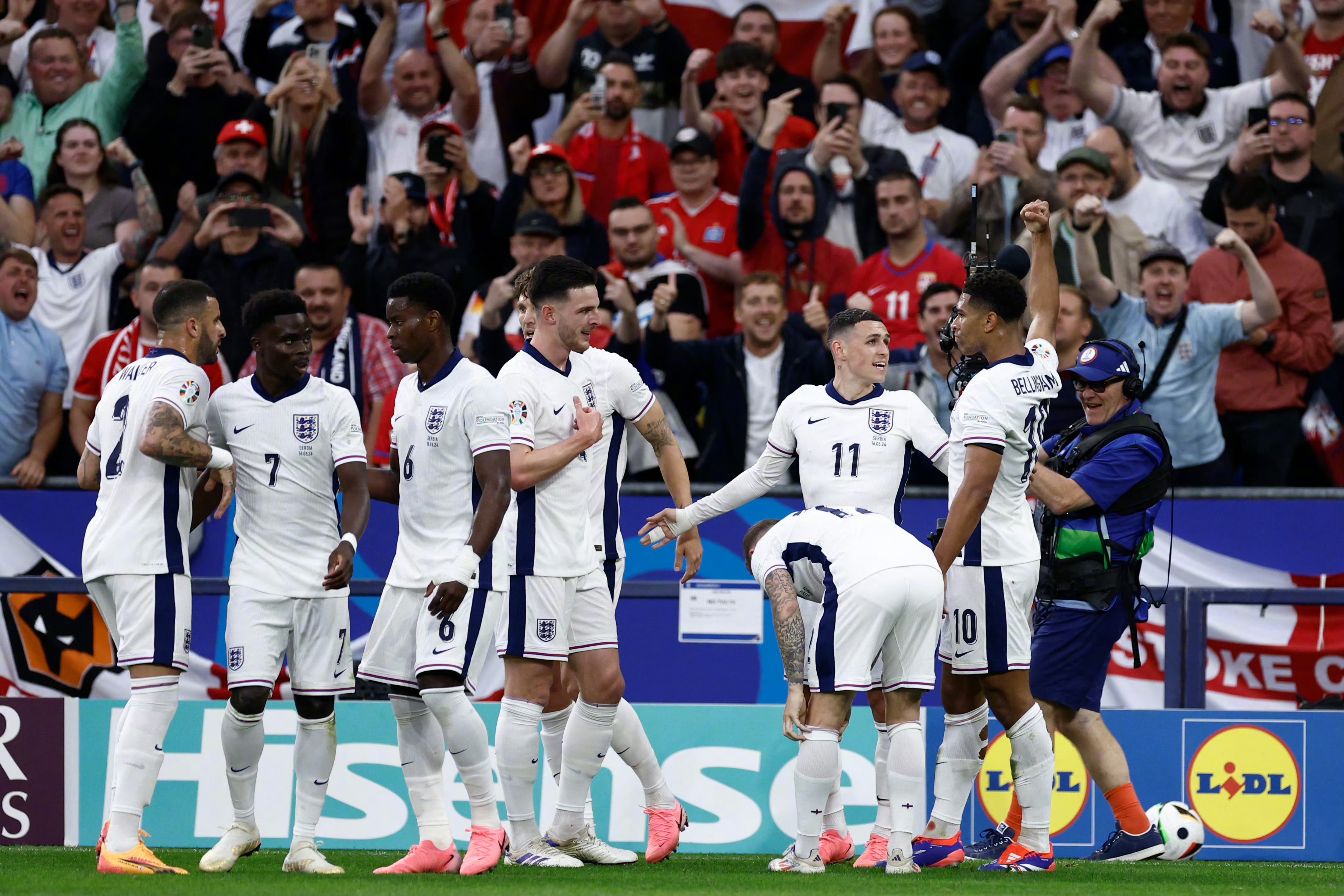 英格兰国家队在欧预赛中迎战挑战，展现战斗力