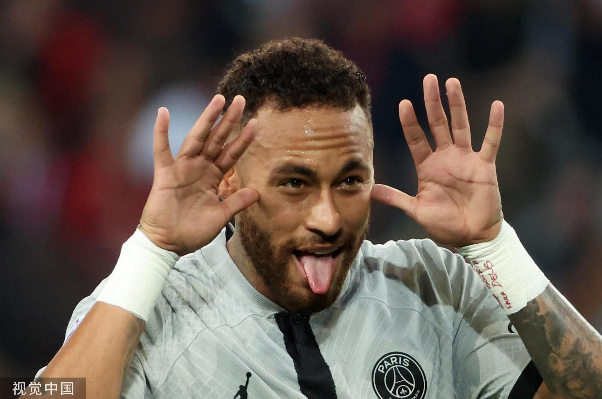 里昂前锋独造四球,成为本赛季法甲射手榜第一 里昂前锋独造四球,成为本赛季法甲射手榜第一