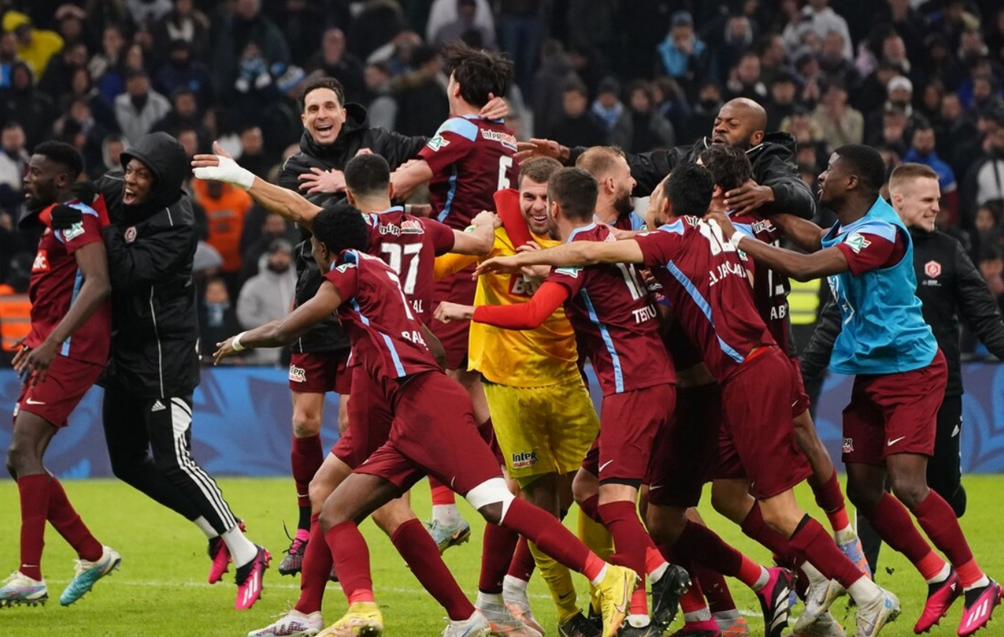 法甲联赛精彩纷呈，强强对话引人瞩目的简单介绍