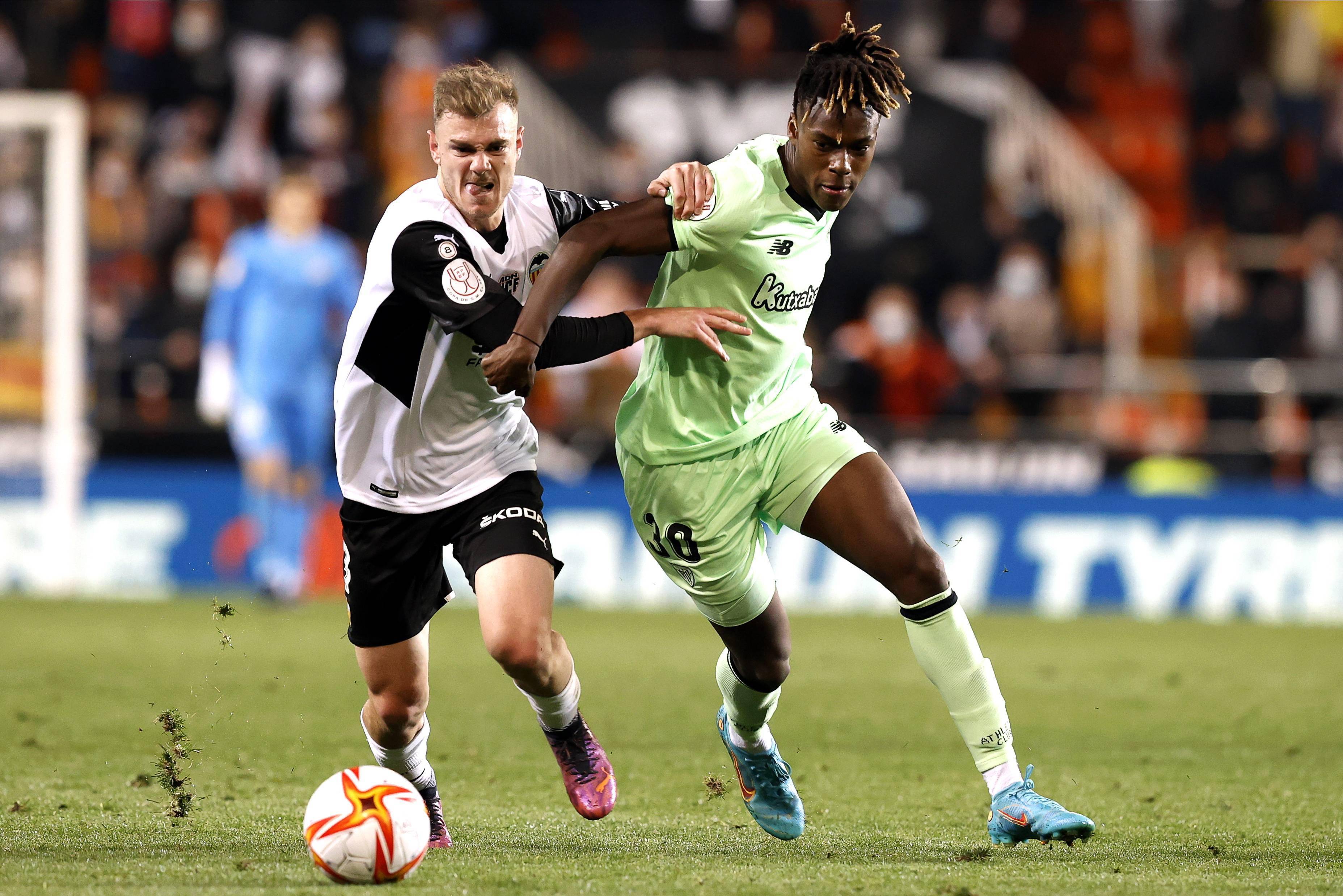 包含皇家社会连胜阿拉维斯,持续榜首争冠的词条 包含皇家社会连胜阿拉维斯,持续榜首争冠的词条