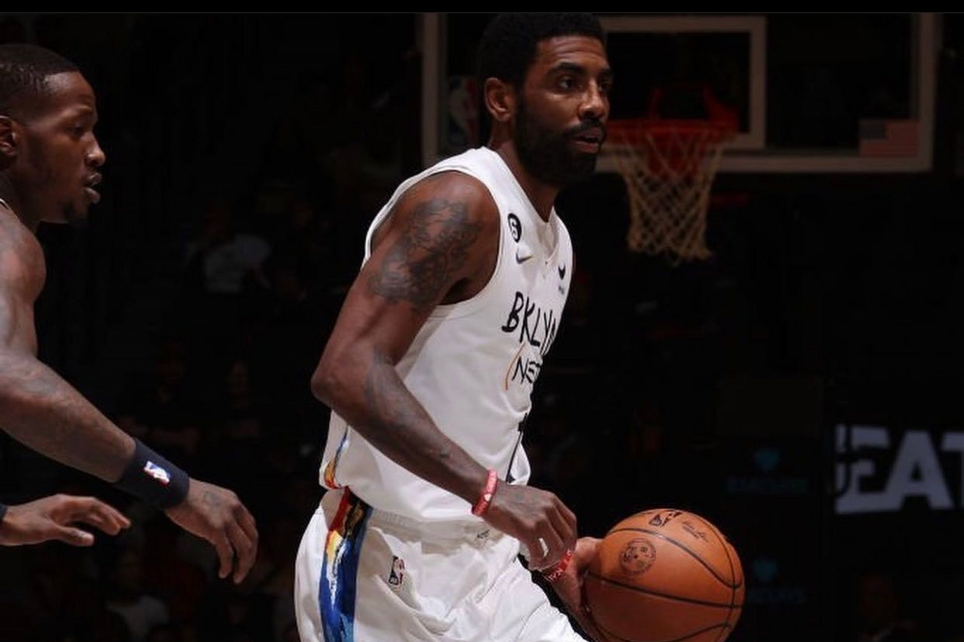 篮网主场大胜！欧文爆发贡献关键得分带领球队胜出