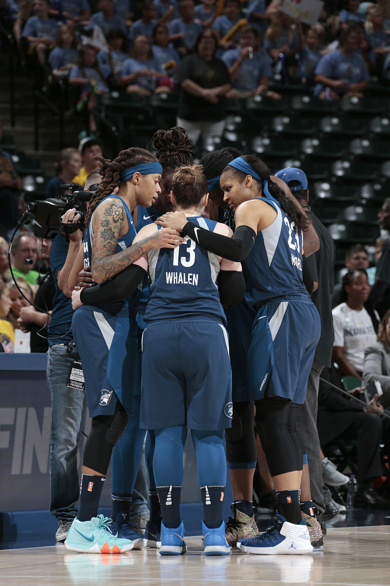 关于球员们在场上展现出无比的团队合作和默契的信息 关于球员们在场上展现出无比的团队合作和默契的信息