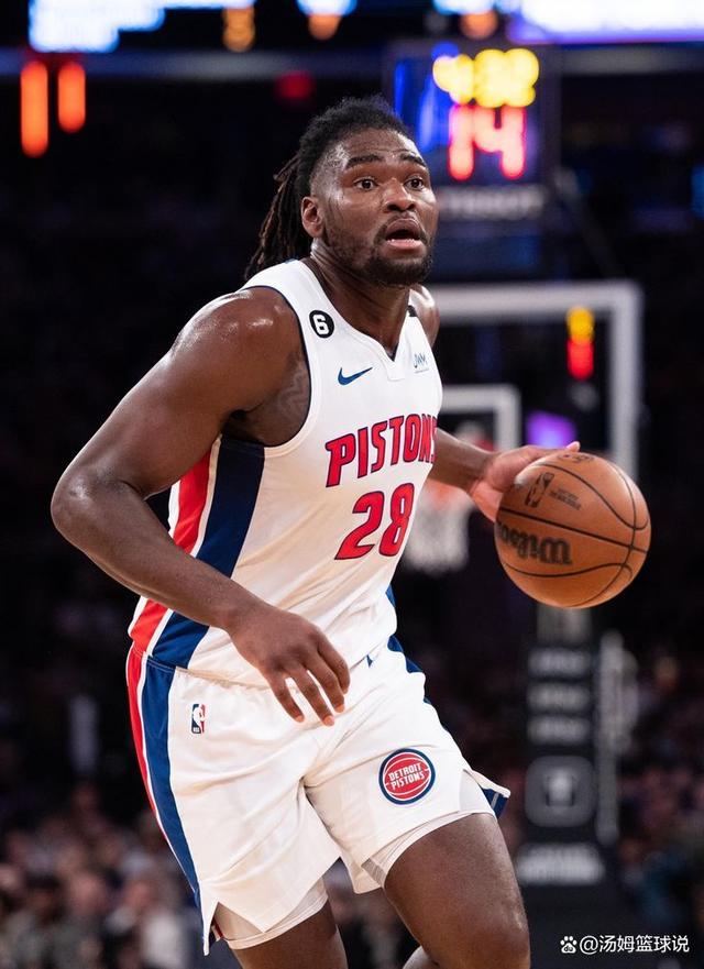 包含活塞主教练赛后点评，球队表现进步令人鼓舞的词条