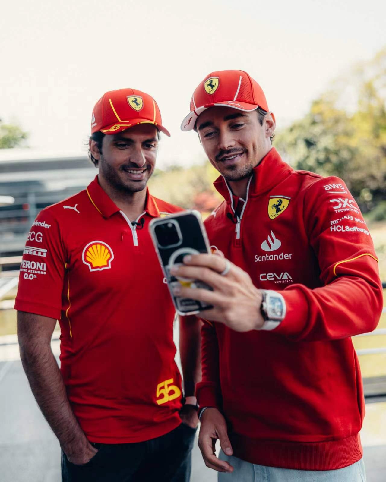 包含威廉姆斯险胜索伯车队，塞恩斯扛起全队的词条