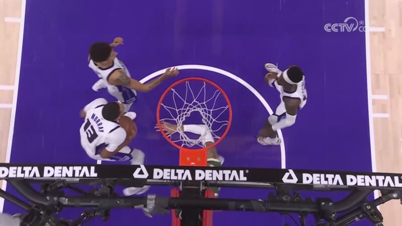 关于照面独行侠，雄鹿主场大胜，字母哥神勇分的信息