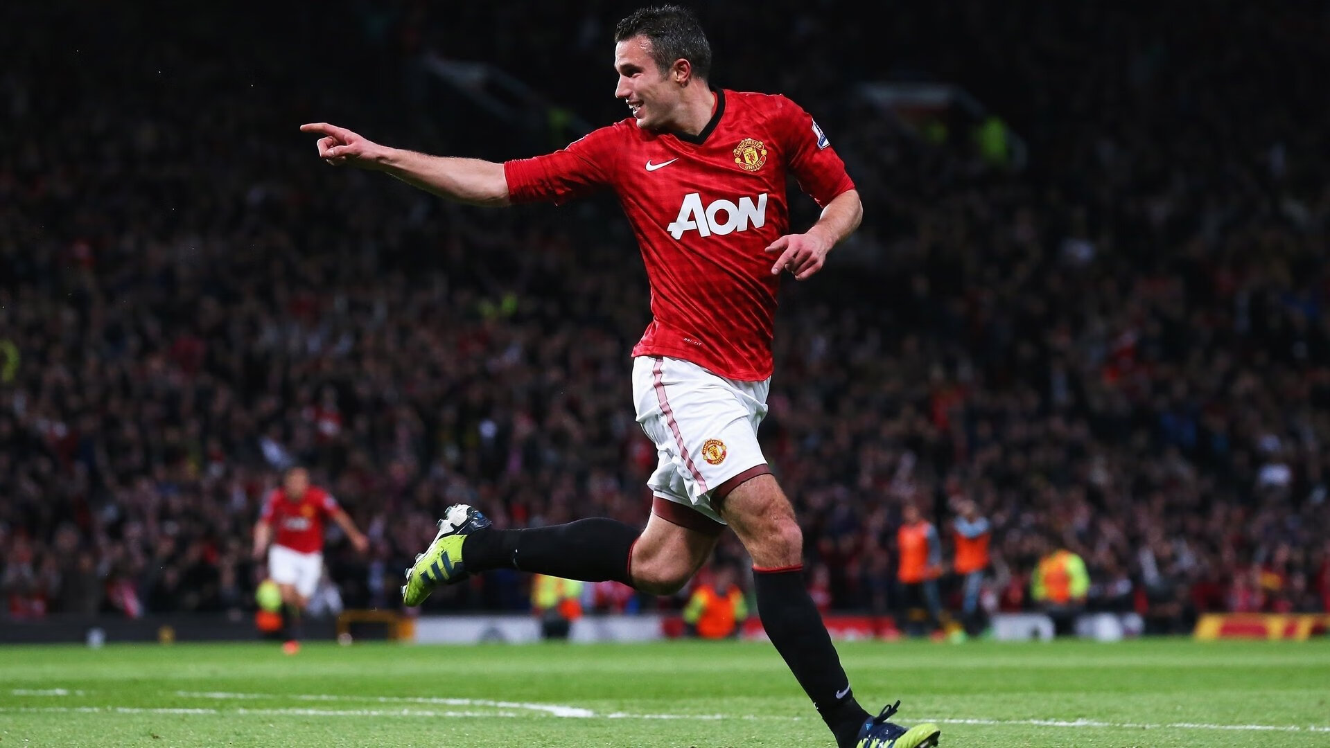 绿茵场上的冰与火之歌,努涅斯状态火热破纪录,马里斩落巴拉圭显黑马本色