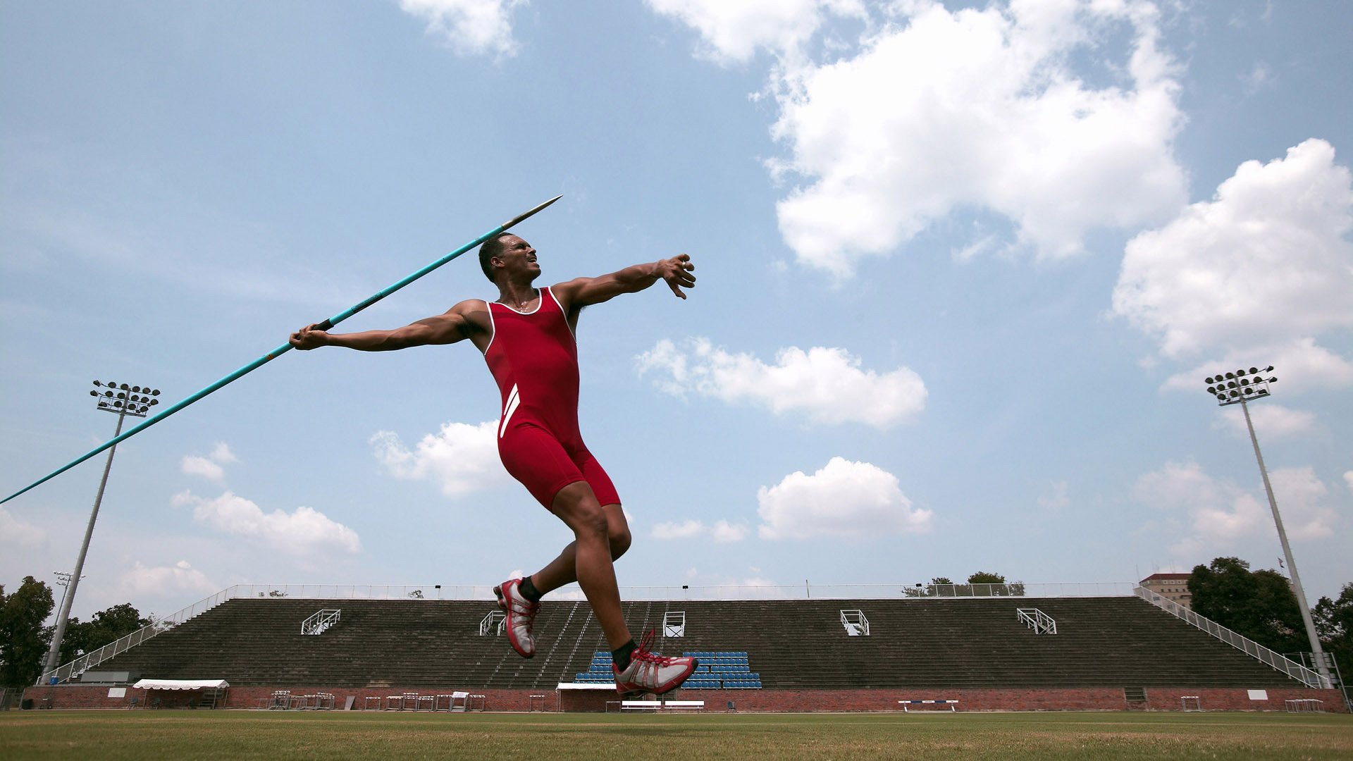 多伦多的网球史诗，当青春风暴席卷女王，当王者逆境铸就传奇
